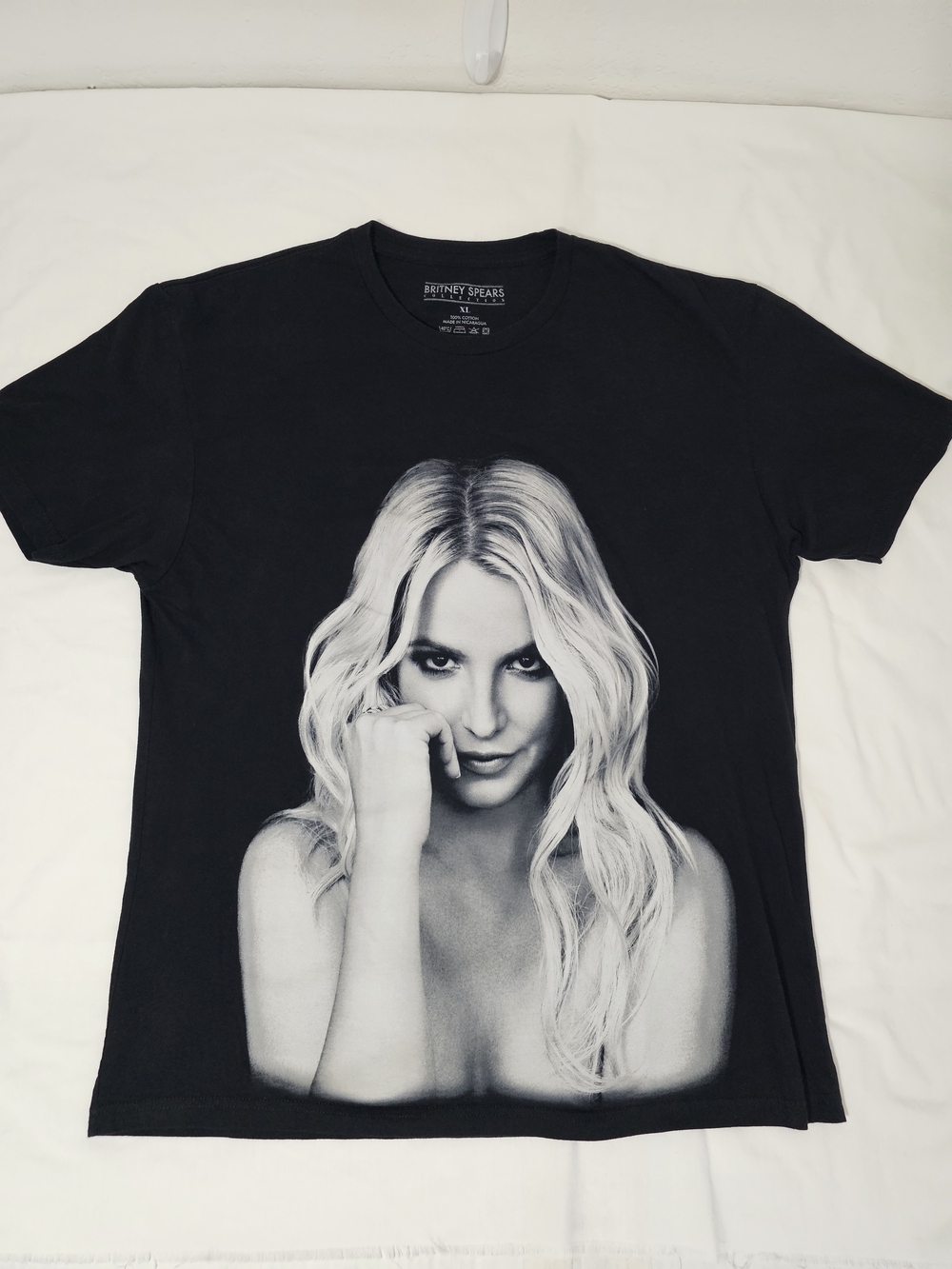 Britney Spears Collection Graphic T-Shirt XL Black Neon Heart Portrait Pop Star - Picture 2 of 7